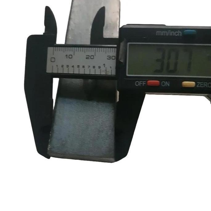 Plat Strip Besi Lebar 31 mm Tebal 8,7mm Panjang 10