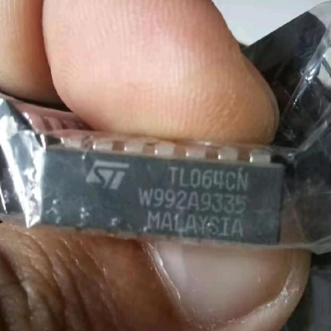 IC TL064CN TL064 CN TL 064 CN ST MARKING PUTIH NOS SAF12
