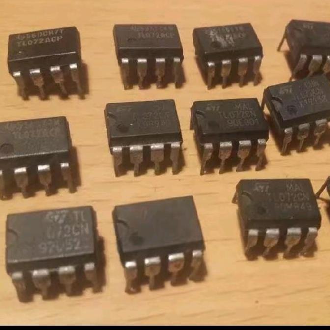 IC OP-AMP TL 072 TL072 TEXAS INSTRUMENT / ST USED SAF12