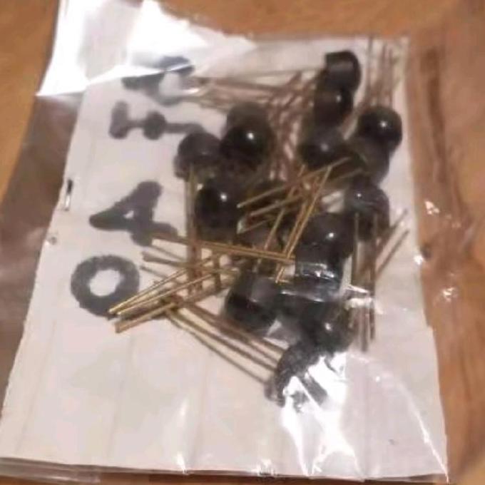 TRANSISTOR B F494 BF 494 BF494 F494 BITX SSB SPECTRA  KAKI EMAS ORIGINAL NOS SAF12