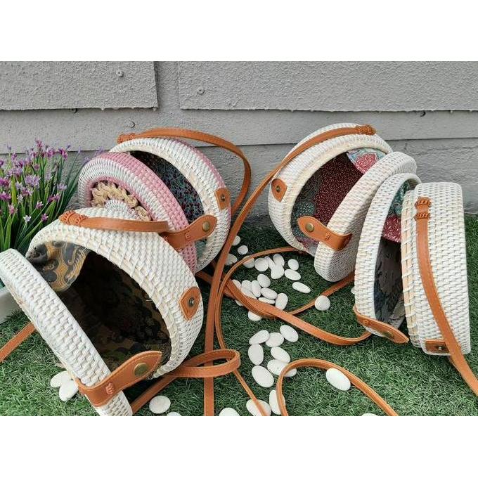 Tas bulat Rotan Bali Lombok anyaman tali slempang 20 cm barang unik
