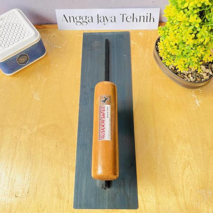 Rikawanti34 - Raskam atau Roskam plat baja 35cm ( alat acian tembok )
