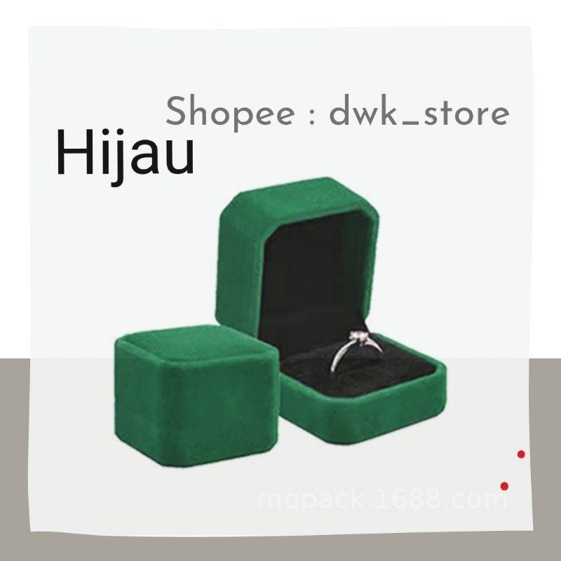 Ring Box / Box Cincin / Kotak Cincin / Kotak Perhiasan Anting / Cincin Lamaran / Tunangan Beludru Me