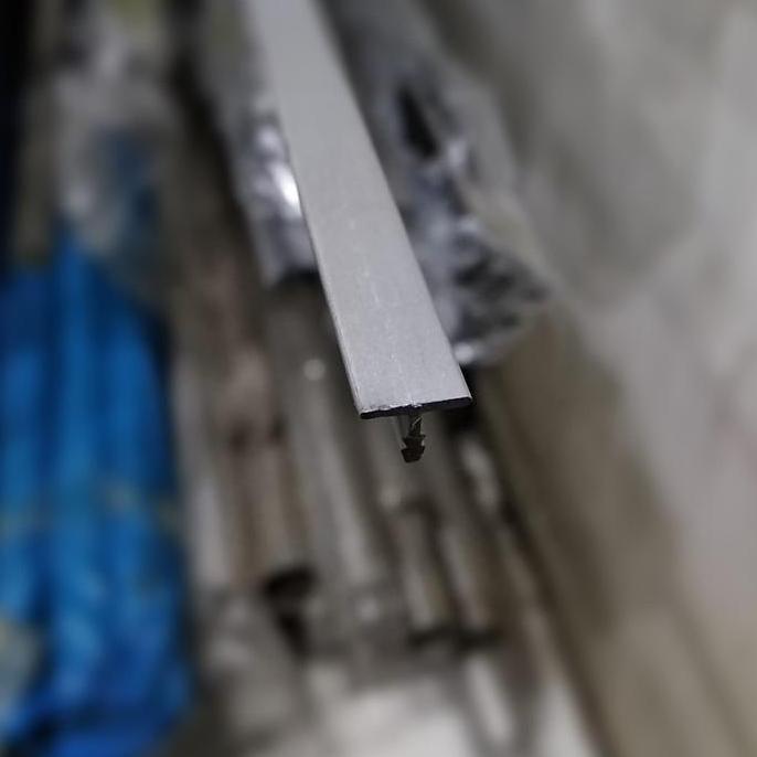LIST T ALUMUNIUM 8MM SILVER