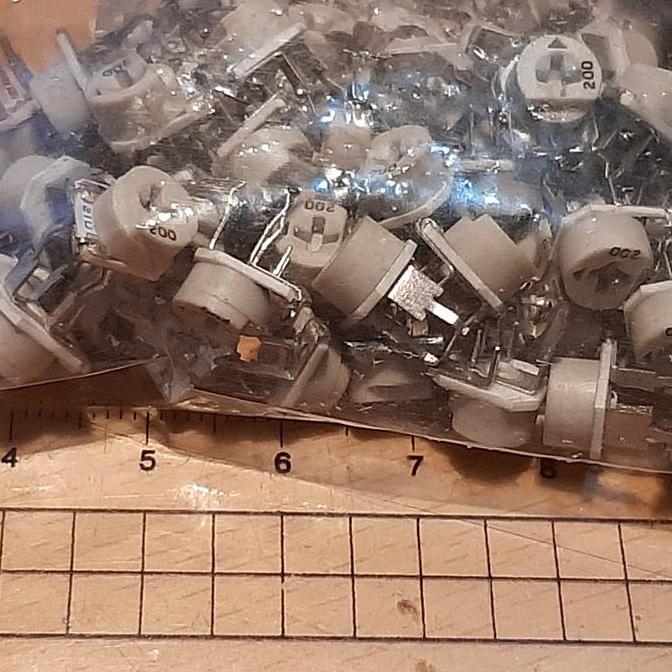 VR VARIABEL RESISTOR TRIMPOT 201 200 OHM 200OHM HDK BBM27