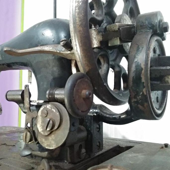 Terlaris Mesin Jahit Antik /Vintage /Kuno