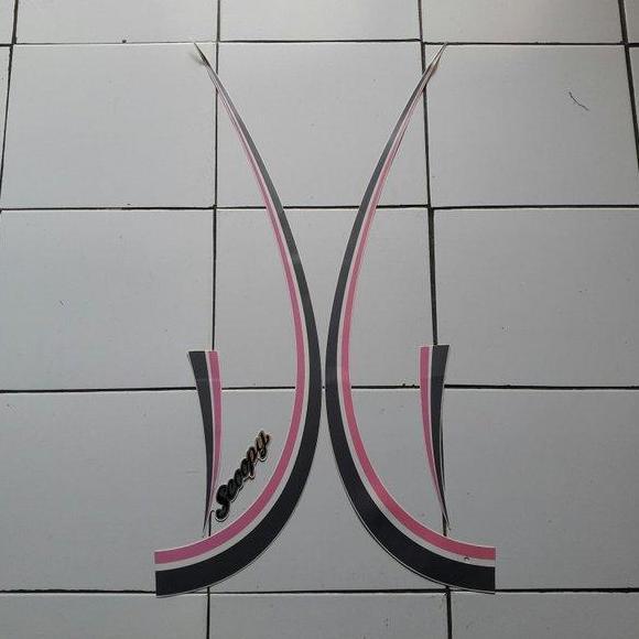 stiker striping motor scoopy karbu 2012 putih-pink