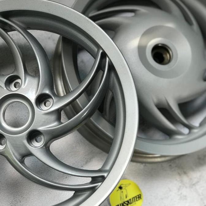 Velg Piaggio FLY Silver R12 Original Piaggio Vespa Sprint Primavera 150 3V IGET