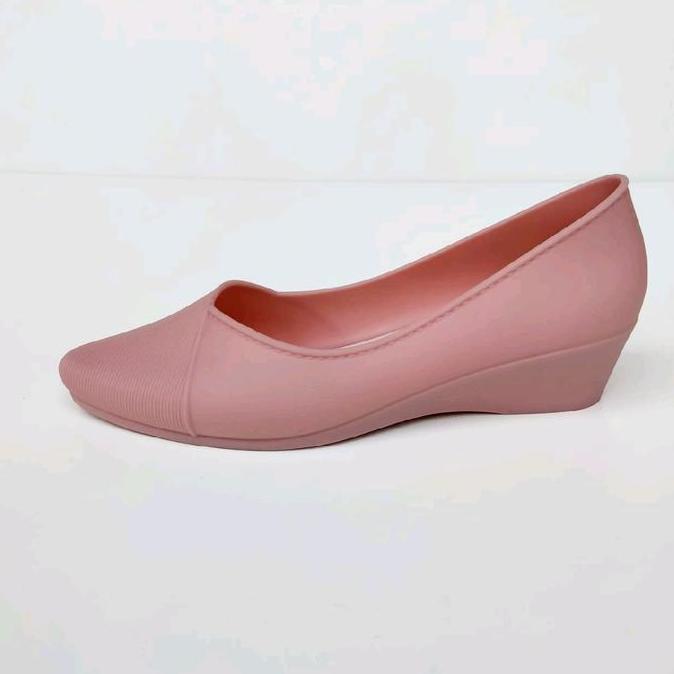Nice- Sepatu Pantofel Wedges Nita Fuhaha Tj-710 Hak Datar Hitam Karet Hils Jelly Shoes