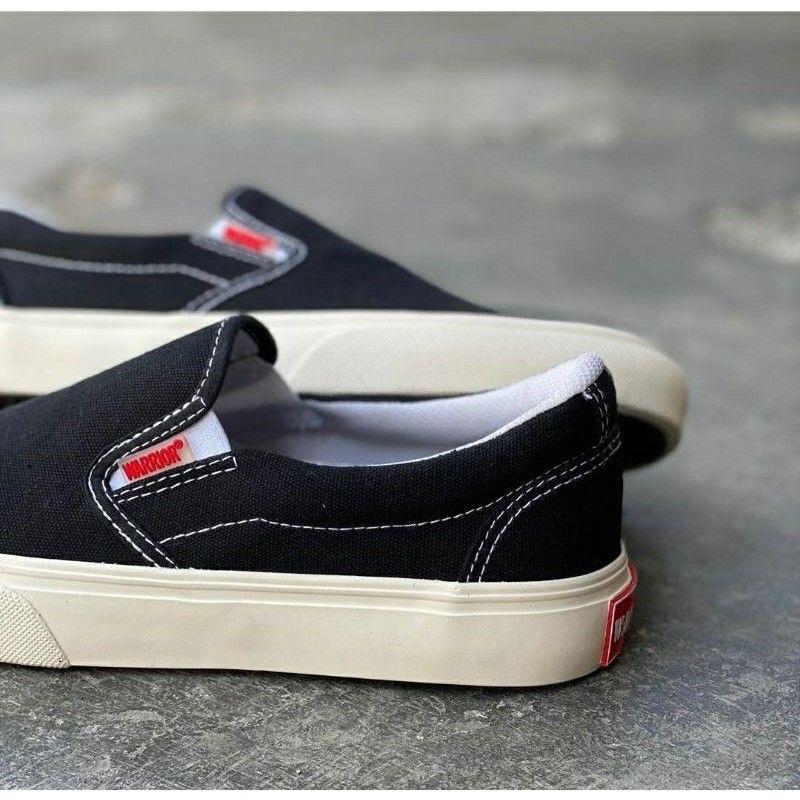 Sepatu Warrior Arthur Slip On Black White Original 100% - Warior - Slip On Pria Slip On Wanita