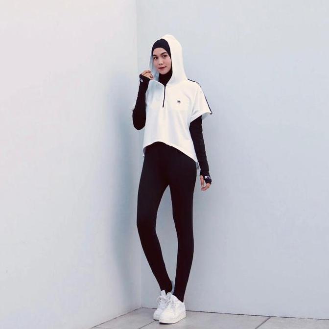 Asymmetric Hoodie Olahraga Wanita Muslim Jumper Lari Bersepeda Celana Hitam