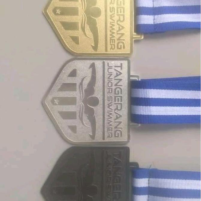 medali custom logam kuningan emas perak
