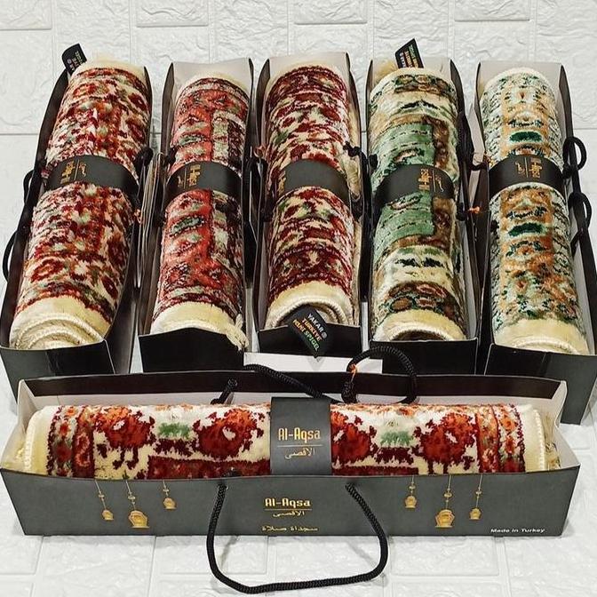 Sajadah Kecil/Sajadah Kepala dengan Paperbag Cantik