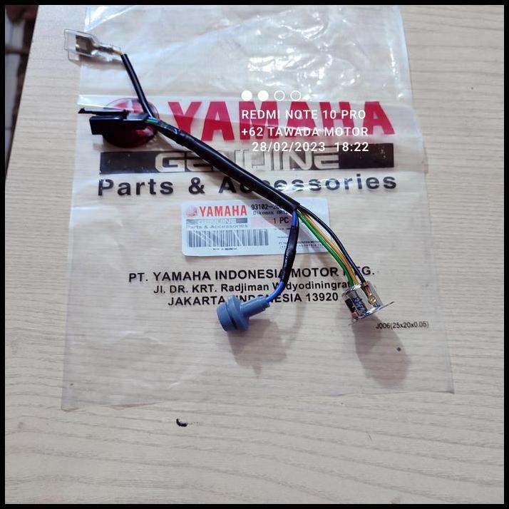 TERLARIS SOKET FITTING LAMPU DEPAN YAMAHA VEGA FORCE FI ATAU VEGA INJEKSI 