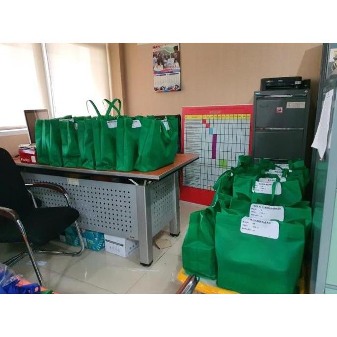 Tas Spunbond Standing ukuran 38x40 sablon / Tas Goody Box Bag