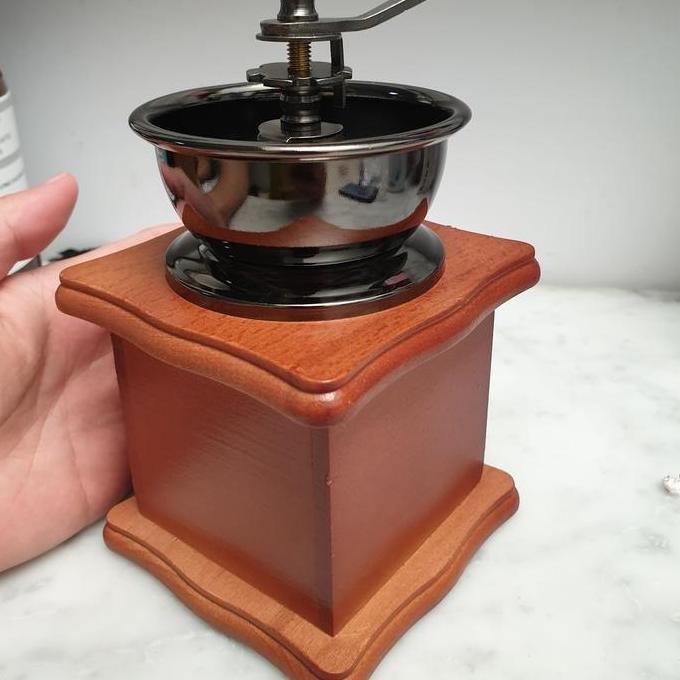 Alat Penggiling Kopi Manual Coffee Grinder Jadul Pajangan