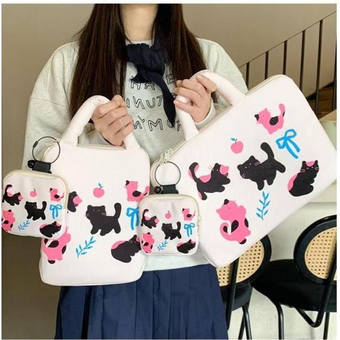 BER_KABIET - TAS LAPTOP JINJING SLEEVE POUCH WARNA PUTIH MOTIF KUCING LUCU PELINDUNG TABLET TAB LEPT