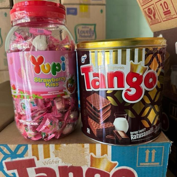 SNACK MURAH PAKET LEBARAN (1TOPLES YUPI DAN 1KALENG WAFER NABATI/TANGO/NISSIN ) RANDOM TIDAK BISA PI