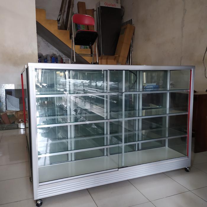 etalase kaca ukuran 150 cm