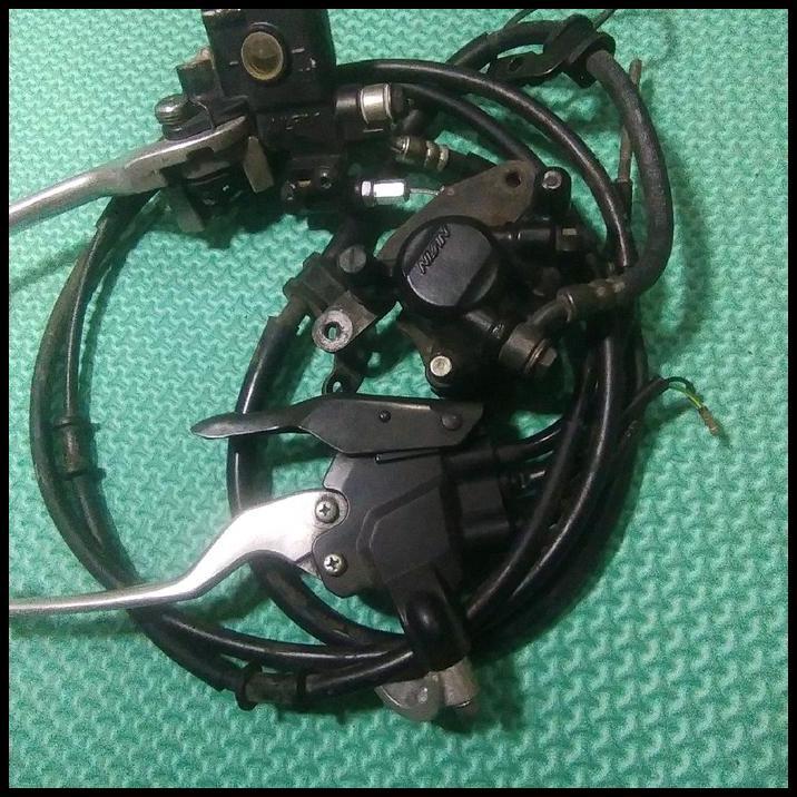 BEST DEAL MASTER KALIPER REM DEPAN 1SET CBS KIRI BELAKANG HONDA BEAT DELUXE . BEAT STREET . GENIO . 