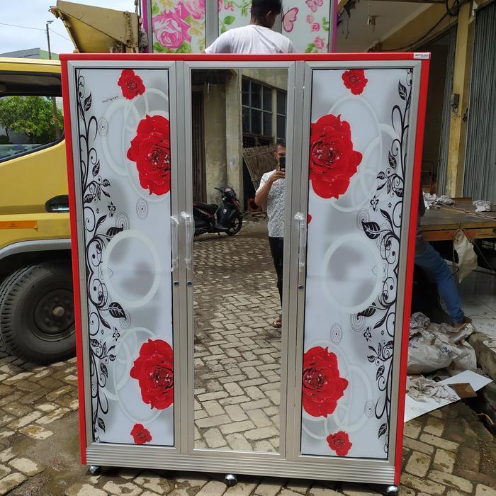 lemari pakaian kaca aluminium gantungan