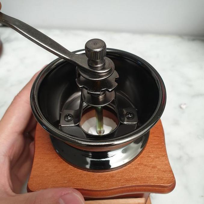 Alat Penggiling Kopi Manual Coffee Grinder Jadul Pajangan