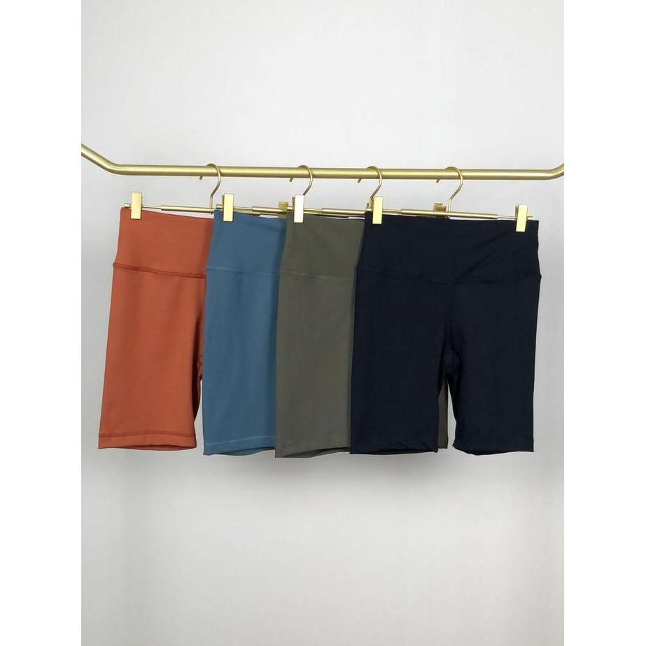 [Minne] Legging Pendek Olahraga Wanita dengan Key Pocket Degree