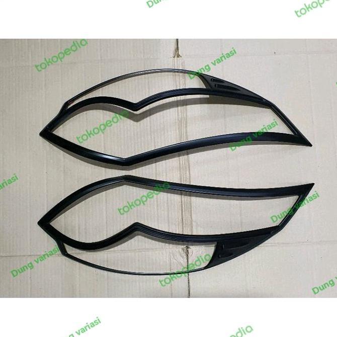 Garnis Lampu Depan Terios 2015 Hitam Rush/Terios 2015-2017