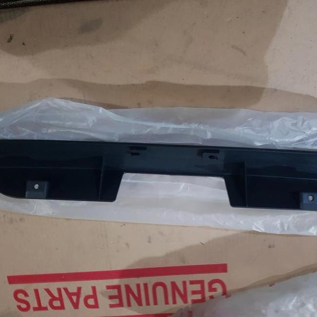 Garnish Pintu Bagasi Mobil Panther Capsul