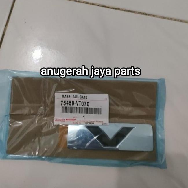 Emblem Tulisan V Innova Zenix