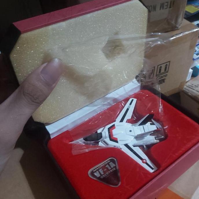 New  Doyusha 1984 Macross VF-1A Valkyrie Die-Cast Model 1/144 Scale