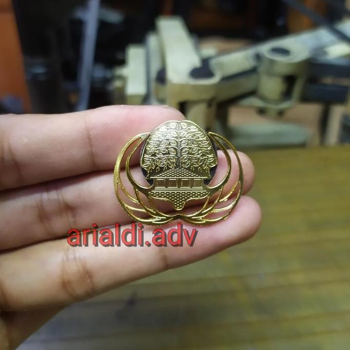 pin korpri bolong magnet,pin korpri kerancang murah