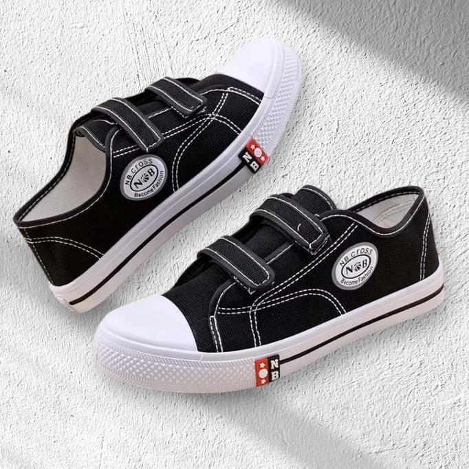NEW SEPATU SEKOLAH ANAK LAKI LAKI PEREMPUAN SD SMP DAN SMA NB CROSS MODEL PEREKAT PENDEK HITAM PUTIH