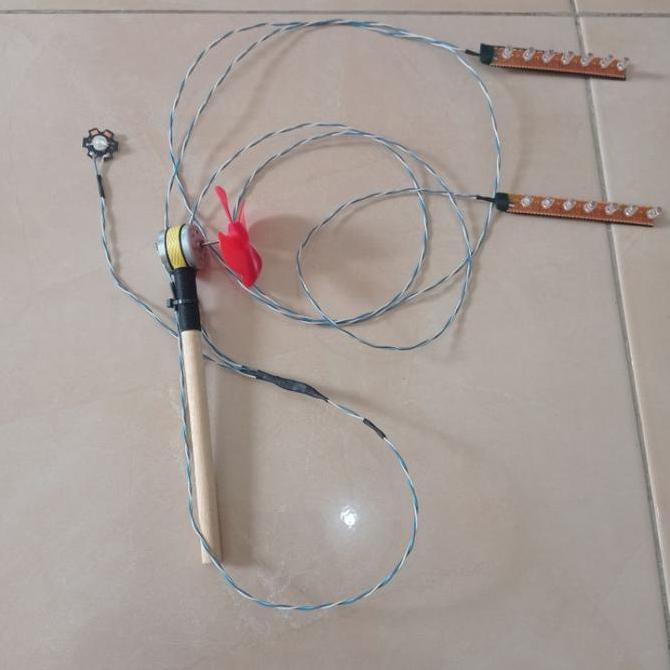 lampu layangan  suwangan sayap kanan kiri rgb  tengah hpl ( 2 baling" besar dan kecil) bonus 1 dinam