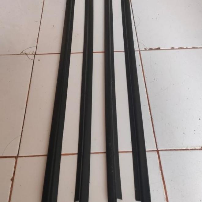 Pelipit Karet Kaca Kaca Rush Terios Lama