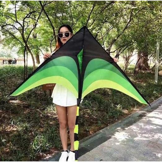 Mainan Layang Layangan Ekor Panjang Besar Jumbo Bonus Tali Benang Mainan Layangan Pantai Besar