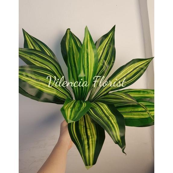 Daun plastik palsu besar dekorasi backdrop pelaminan taman