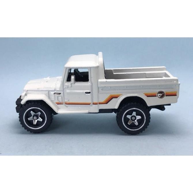 Hot Wheels Toyota Land Cruiser Beige White SUV Pickup Truck Diecast