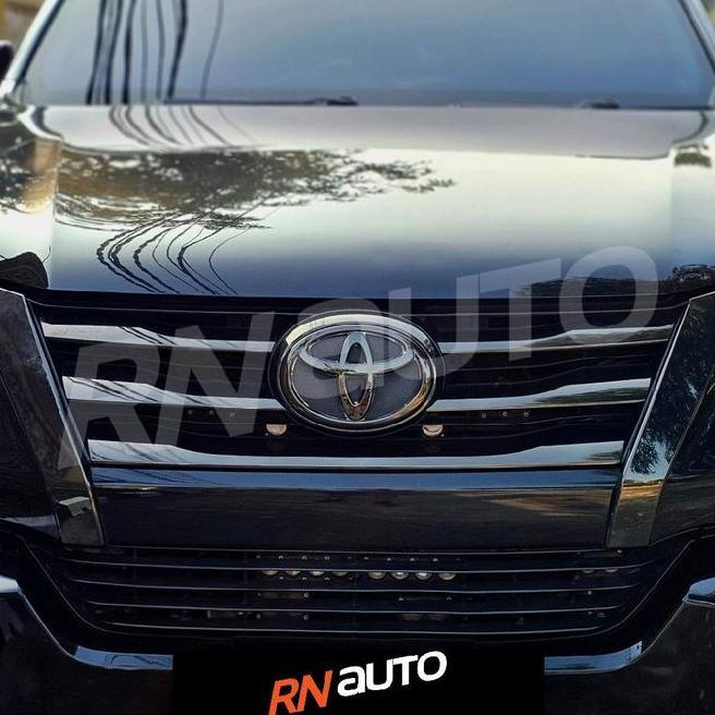 Emblem Logo Black Chrome Toyota Fortuner Vrz Depan
