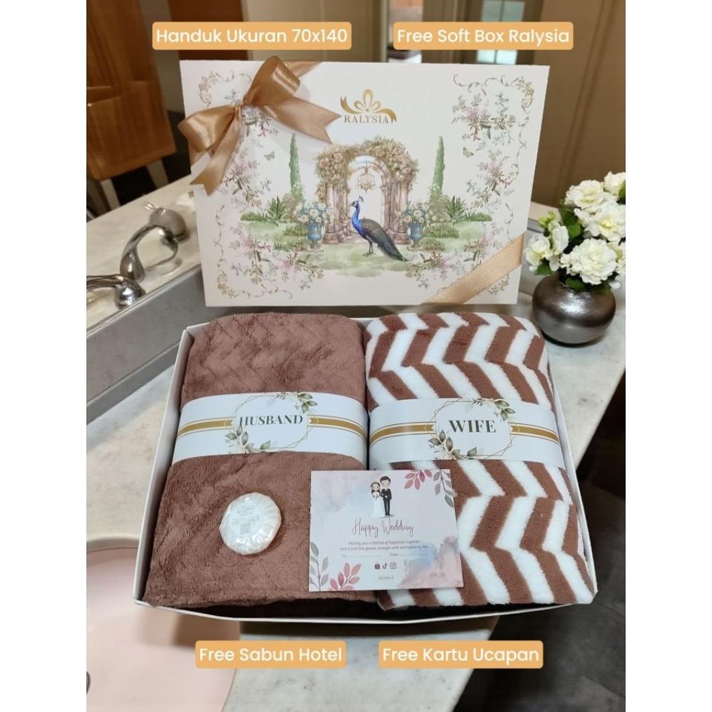 Diskon Hampers Handuk Couple Wedding Box | Handuk Label & Bordir Husband Wife (Hw) | Hampers Handuk 