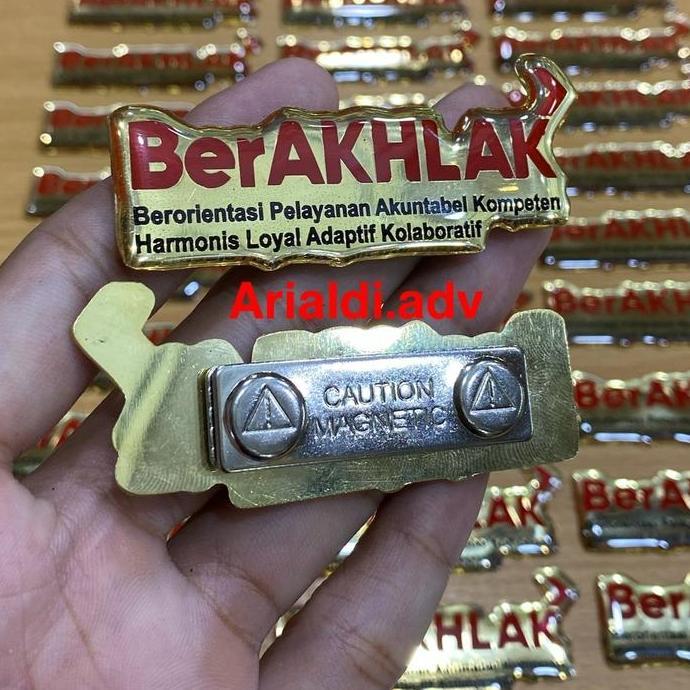 pin BerAKHLAK asn kuningan dilapis resin magnet pin berakhlak kuningan dilapis resin magnet