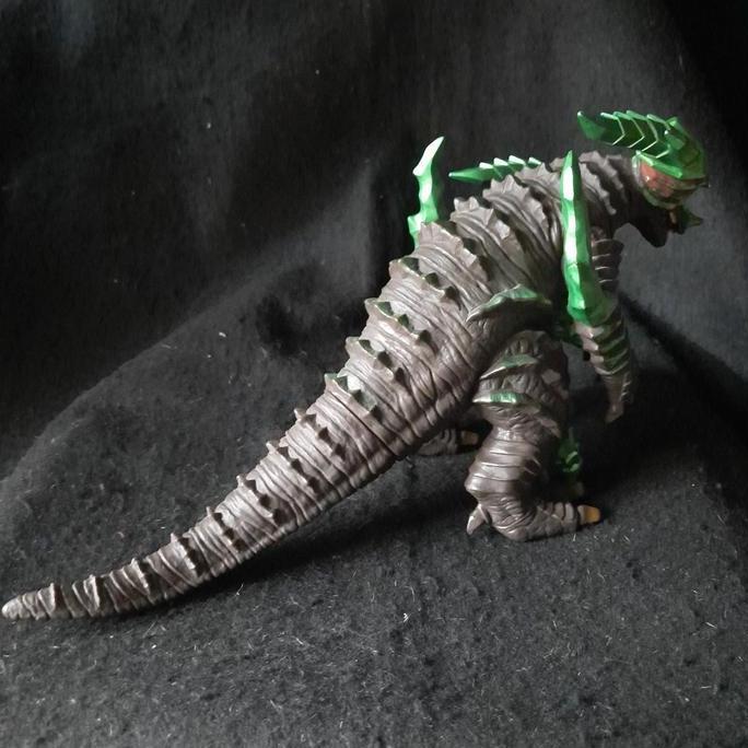 Ultra Monster Series DX Earth Gomora by Bandai murah