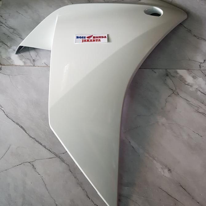 Ready SPAREPART CBR : 64330-KPP-T00ZP FAIRING / BODY TENGAH KANAN PUTIH CBR 150 FI / CBR 250 R ORI H
