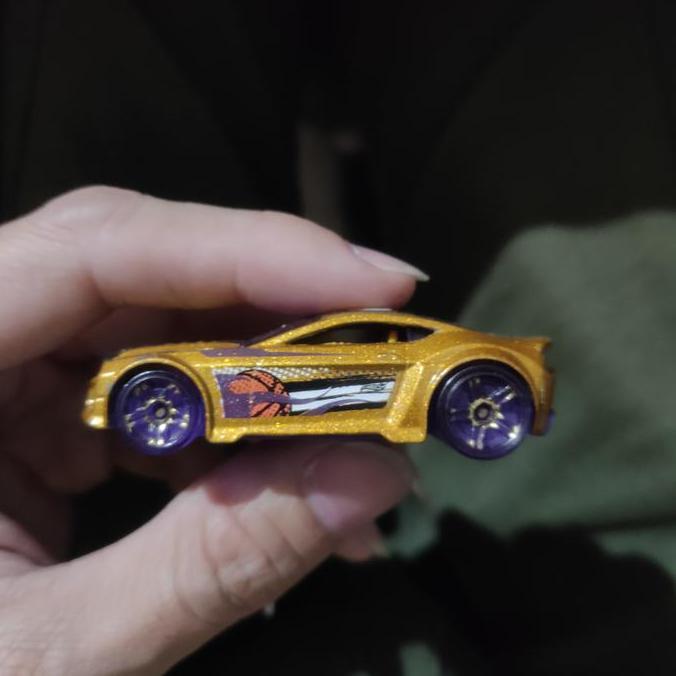 hot wheels torque twister emas loose