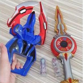 2 Pcs Cakar Dan Pedang Mainan Ultraman Geed Claw Senjata Ultraman Orb Free Baterai