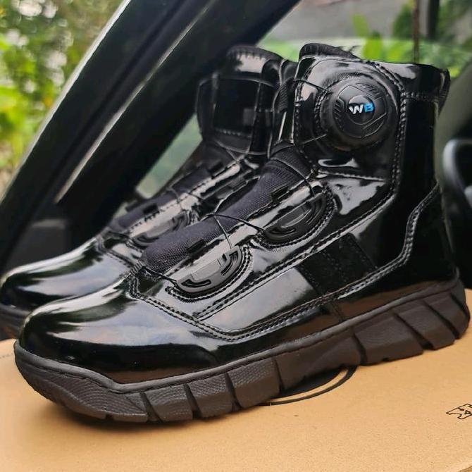 Sepatu Midtrack Webest Kilap