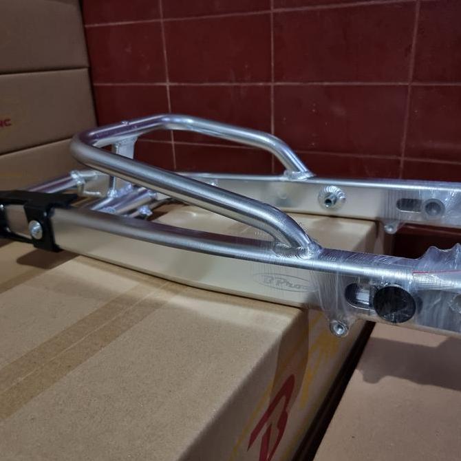 Swing arm cbr 150 cb 150 bpro racing honda stabilizer lubang bolong