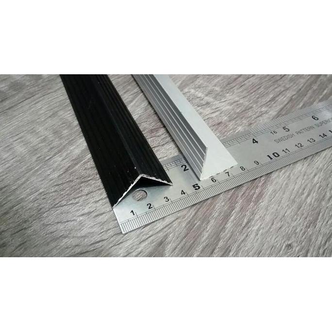 Effort- List Alumunium "L" - Hitam 150Cm