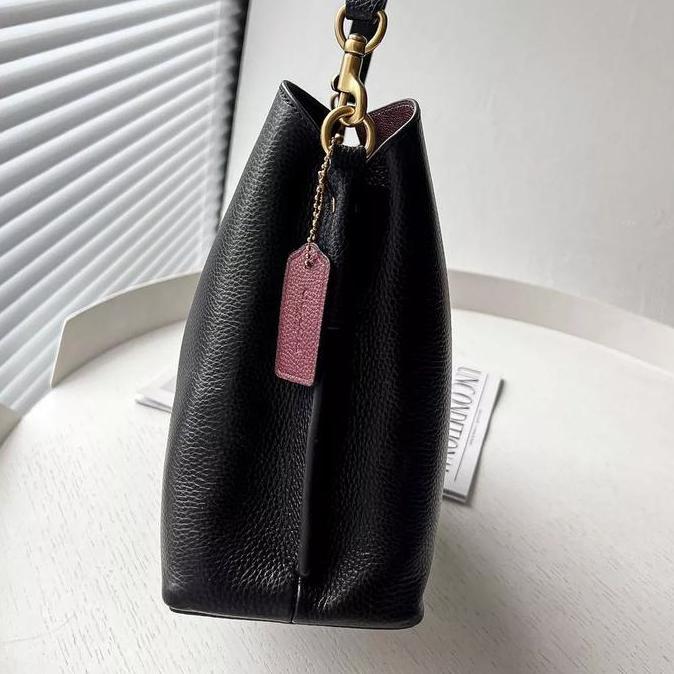 READY STOCK TAS C2621 Willow 30 Shoulder Bag in Leather Black