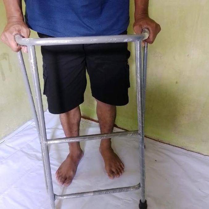 Walker Alat Bantu Jalan Kaki 4